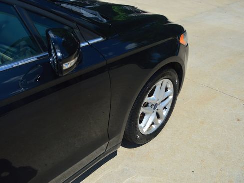 Used 2016 Ford Fusion SE FWD image 10