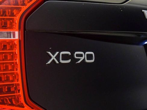 Used 2025 Volvo XC90 B6 Plus AWD/4WD image 11