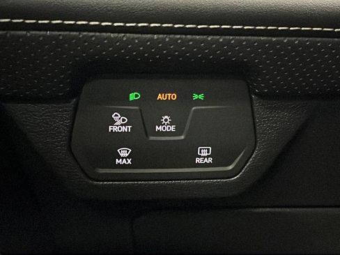 Used 2024 Volkswagen Atlas Cross Sport SEL R-Line AWD/4WD image 17