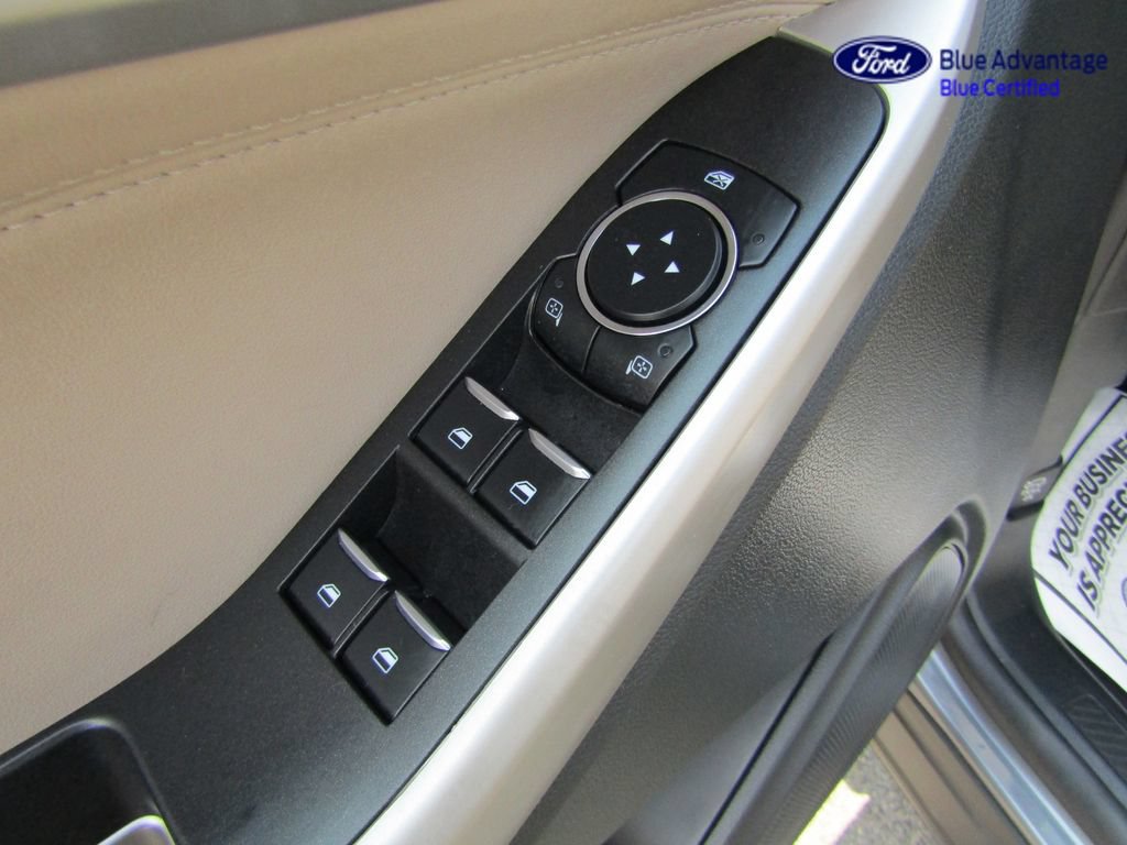 Used 2024 Ford Explorer XLT w/ Equipment Group 202A AWD/4WD image 31