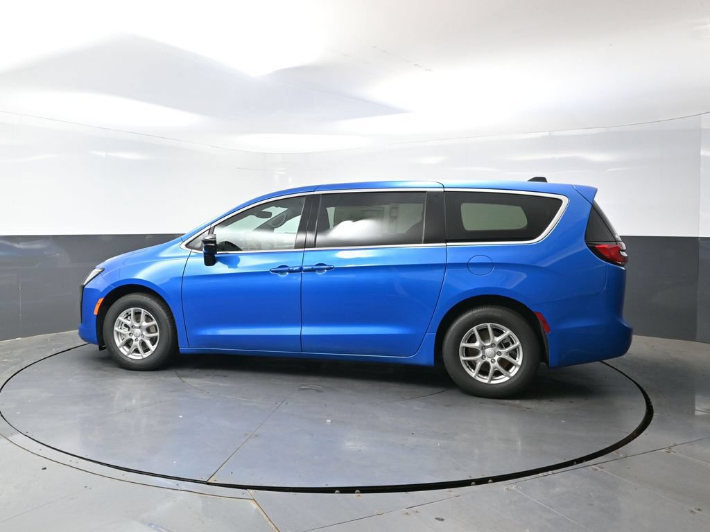 New 2027 Chrysler Pacifica Select w/ Family Tech Group FWD image 6