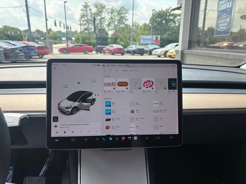 Used 2020 Tesla Model Y Long Range AWD/4WD image 19