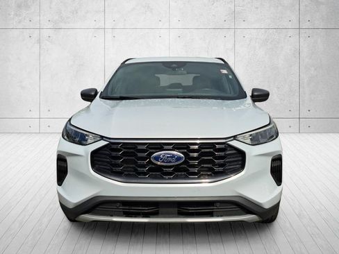 Used 2025 Ford Escape ST-Line FWD image 2
