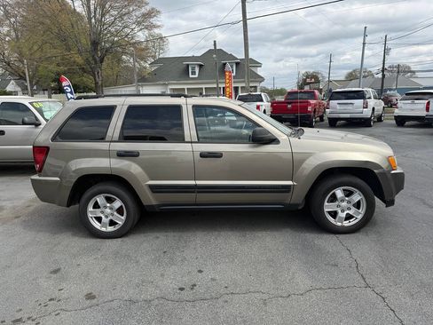 Used 2006 Jeep Grand Cherokee Laredo image 3
