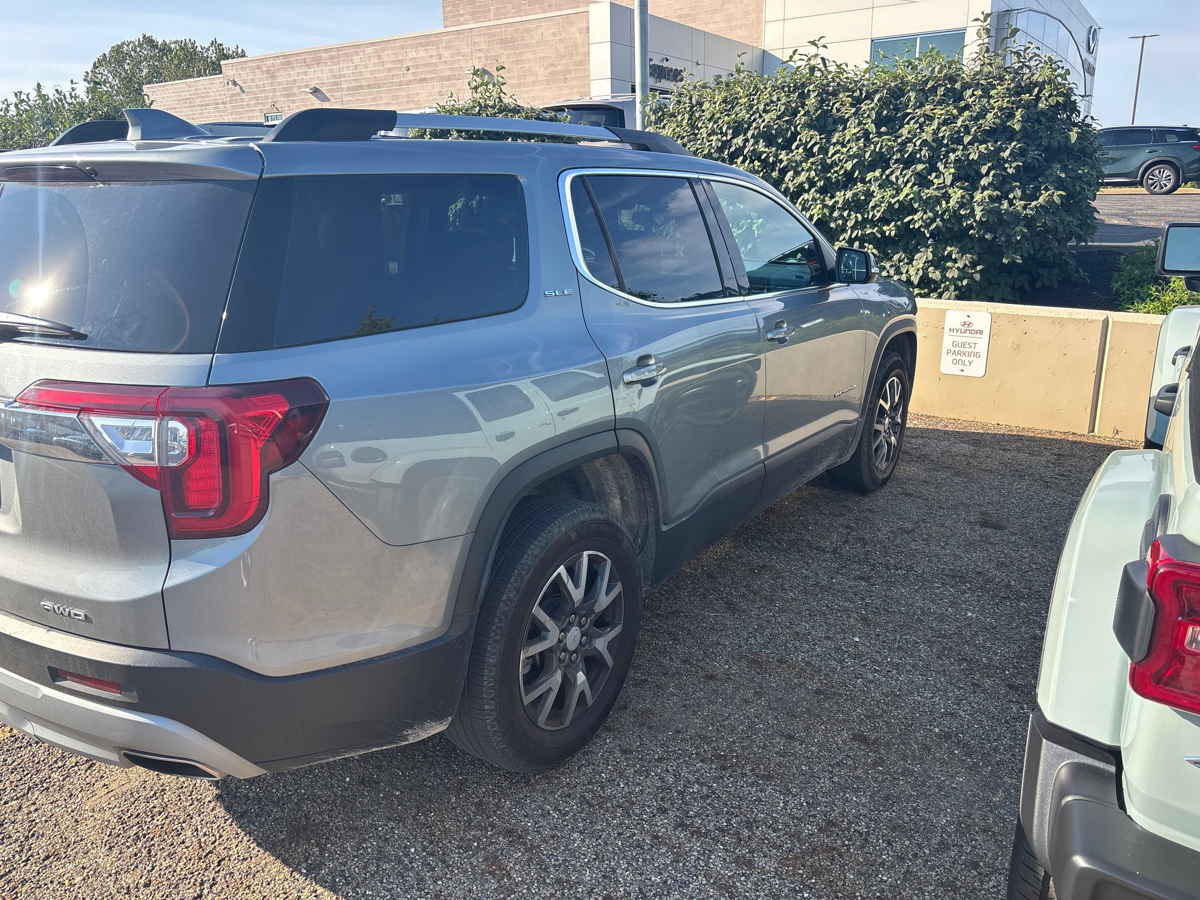Used 2023 GMC Acadia SLE w/ Driver Convenience Package AWD/4WD image 5