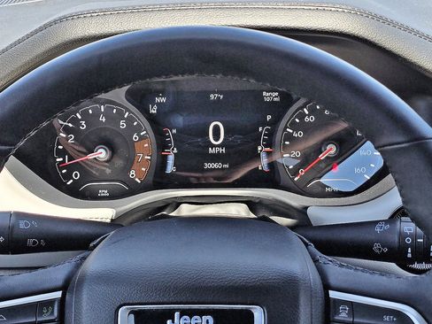 Used 2024 Jeep Compass Limited image 6