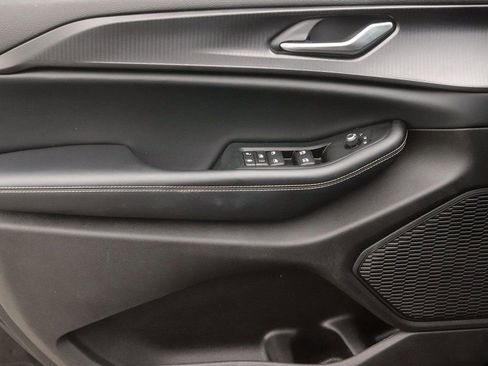 Used 2023 Jeep Grand Cherokee Laredo image 10