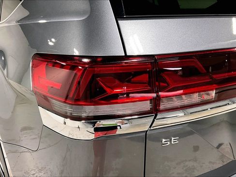 Used 2025 Volkswagen Atlas SE image 40