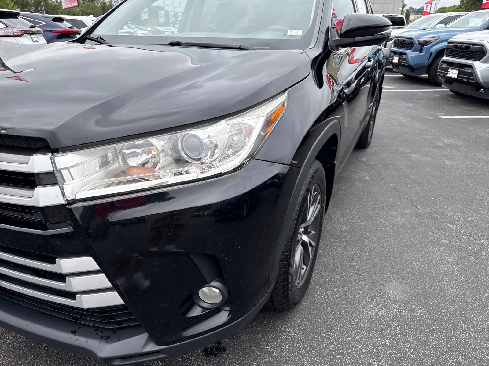 Used 2017 Toyota Highlander Plus AWD/4WD image 28