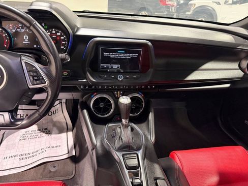 Used 2018 Chevrolet Camaro LT RWD image 17