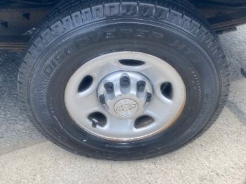 Used 2020 Chevrolet Express 2500 RWD image 25
