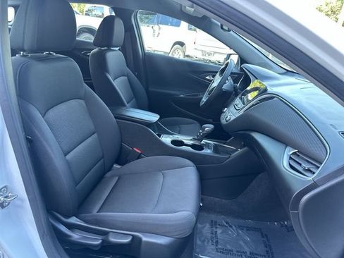 Used 2025 Chevrolet Malibu LT FWD image 29