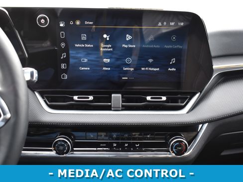 Used 2025 Chevrolet Equinox LT w/ Safety and Technology Package image 19