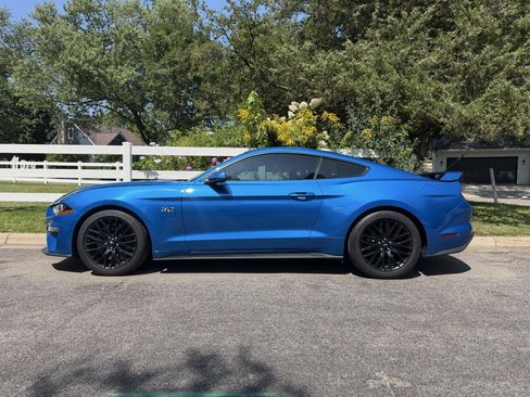 Used 2019 Ford Mustang GT Premium w/ GT Performance Package RWD image 3