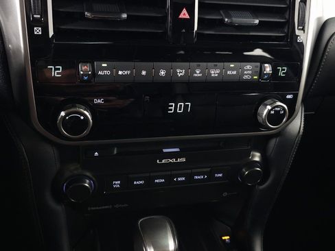 Used 2023 Lexus GX 460 Premium w/ Premium Package image 28