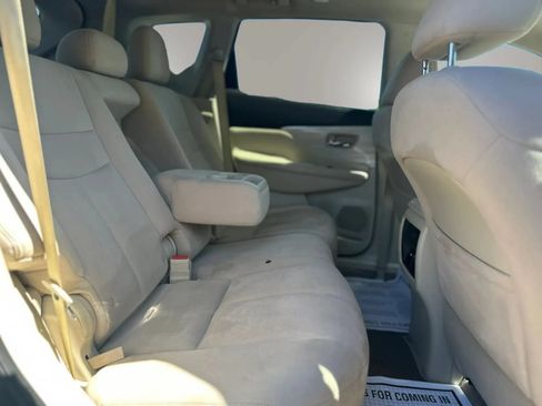Used 2015 Nissan Murano SV w/ Premium Package FWD image 12