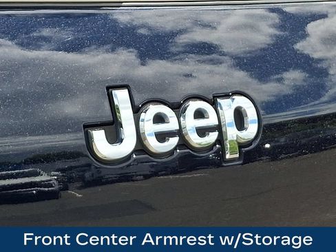 Used 2023 Jeep Grand Cherokee L Limited AWD/4WD image 32