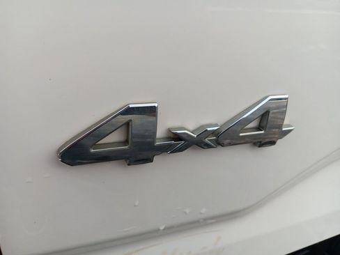 Used 2016 Toyota Tacoma SR image 5