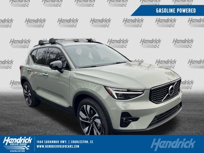 New 2025 Volvo XC40 B5 Ultra w/ Protection Package Premier