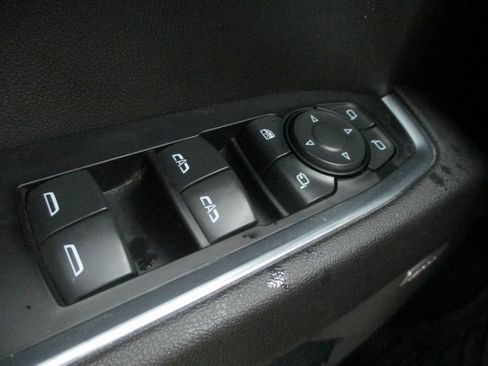 Used 2023 Chevrolet Silverado 1500 LTZ image 24