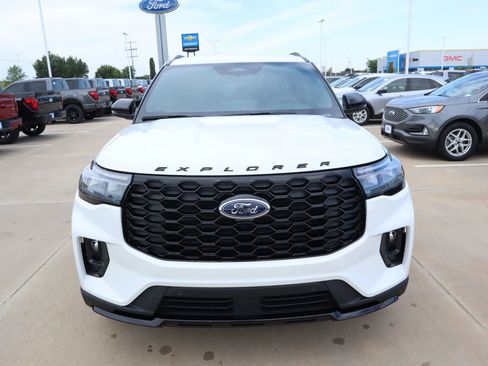 New 2026 Ford Explorer ST-Line RWD image 10