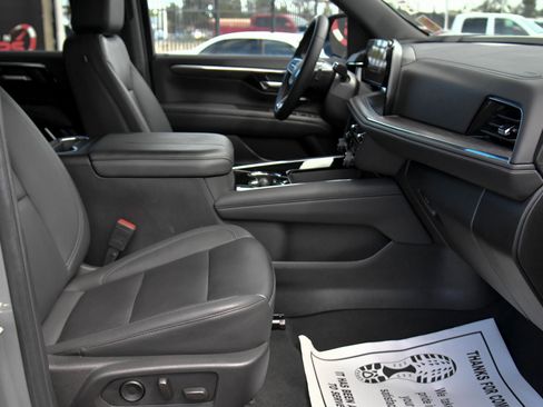 Used 2025 Chevrolet Tahoe LT image 60