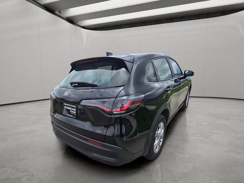 Used 2025 Honda HR-V LX image 6