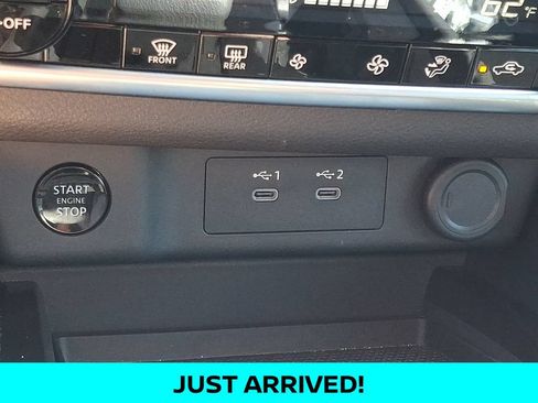 Used 2025 Nissan Rogue SV AWD/4WD image 23