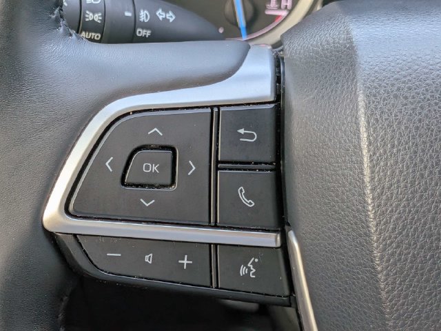 Used 2022 Toyota Highlander Bronze Edition FWD image 26
