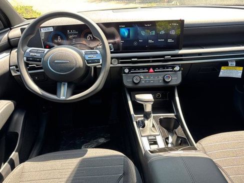 New 2026 Hyundai Santa Cruz SE FWD image 17