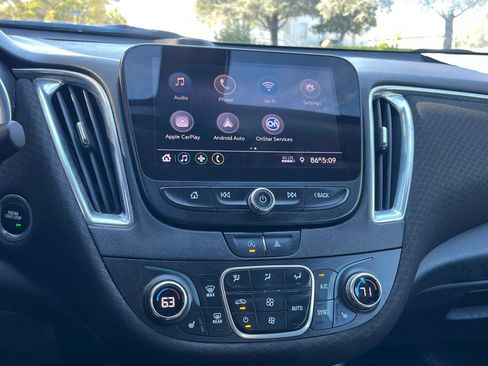 Used 2020 Chevrolet Malibu LT FWD image 21