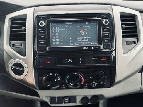 Used 2014 Toyota Tacoma 4x4 Double Cab w/ SR5 Package image 29