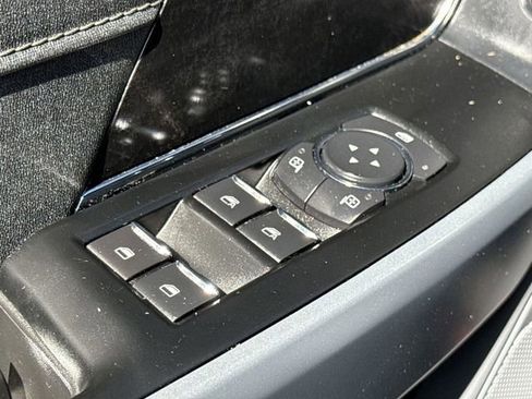 Used 2022 Ford F150 Lightning XLT image 30