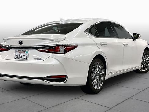 Used 2019 Lexus ES 300h w/ Premium Package FWD image 12