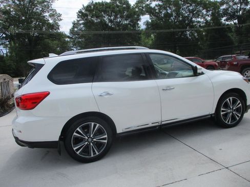 Used 2019 Nissan Pathfinder Platinum FWD image 8