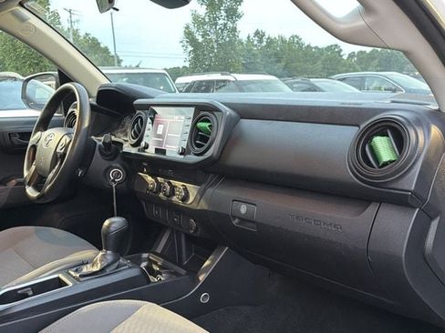 Used 2020 Toyota Tacoma SR RWD image 16
