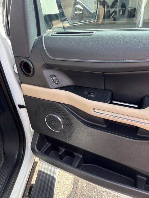 Used 2023 Ford Expedition Limited RWD image 15
