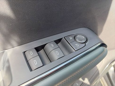 Used 2025 GMC Acadia AT4 w/ LPO, Floor Liner Package AWD/4WD image 16