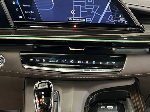 Used 2023 Cadillac Escalade ESV Premium Luxury w/ Performance Package AWD/4WD image 24