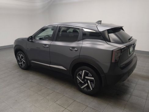 Used 2025 Nissan Kicks SV FWD image 3