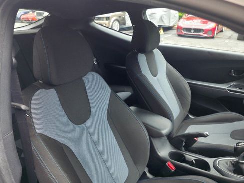 Used 2019 Hyundai Veloster 2.0 FWD image 6