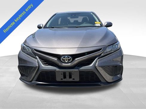 Used 2021 Toyota Camry SE FWD image 2
