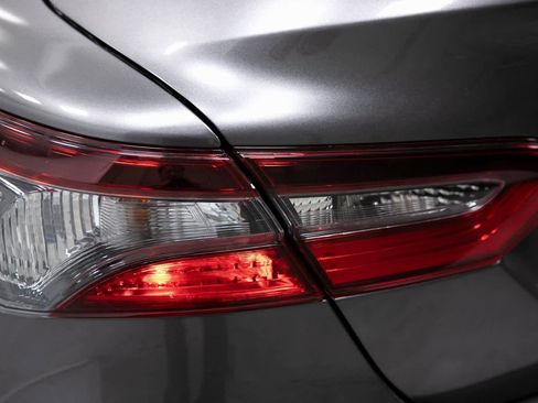 Used 2023 Toyota Camry LE image 28