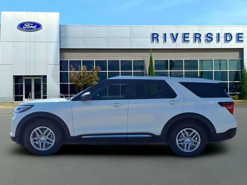 Used 2025 Ford Explorer Active RWD image 4