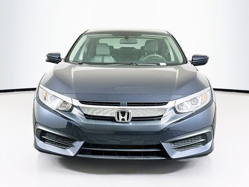 Used 2018 Honda Civic EX image 2