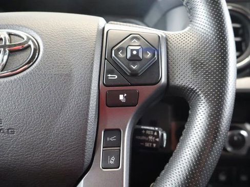 Used 2022 Toyota Tacoma TRD Sport w/ TRD Premium Sport Package AWD/4WD image 19