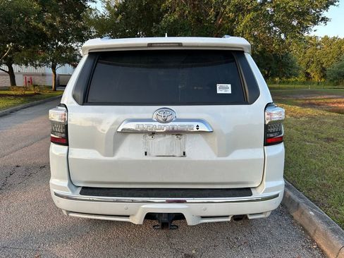 Used 2021 Toyota 4Runner Limited AWD/4WD image 4
