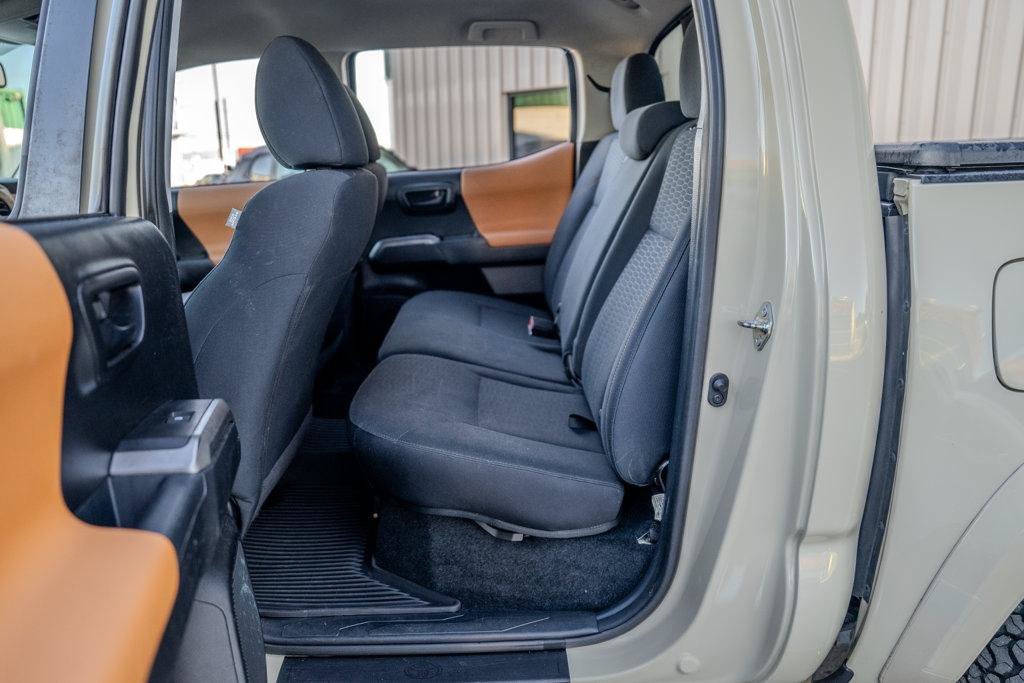 Used 2019 Toyota Tacoma SR5 AWD/4WD image 18