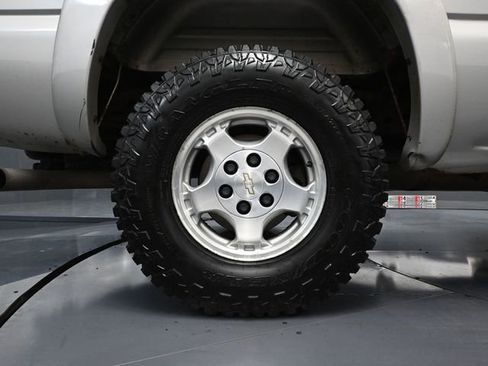 Used 2004 Chevrolet Silverado 1500 w/ Light Duty Power Package image 16