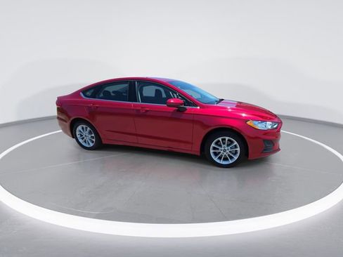 Used 2020 Ford Fusion SE FWD image 9